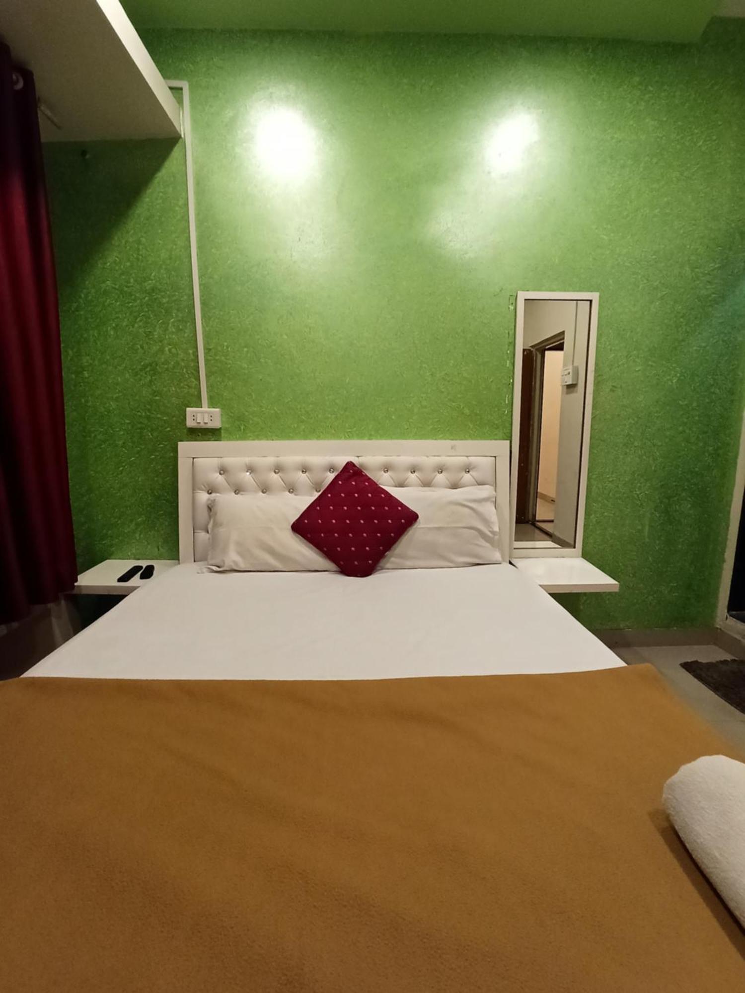 Malwade Motel Pune Eksteriør bilde