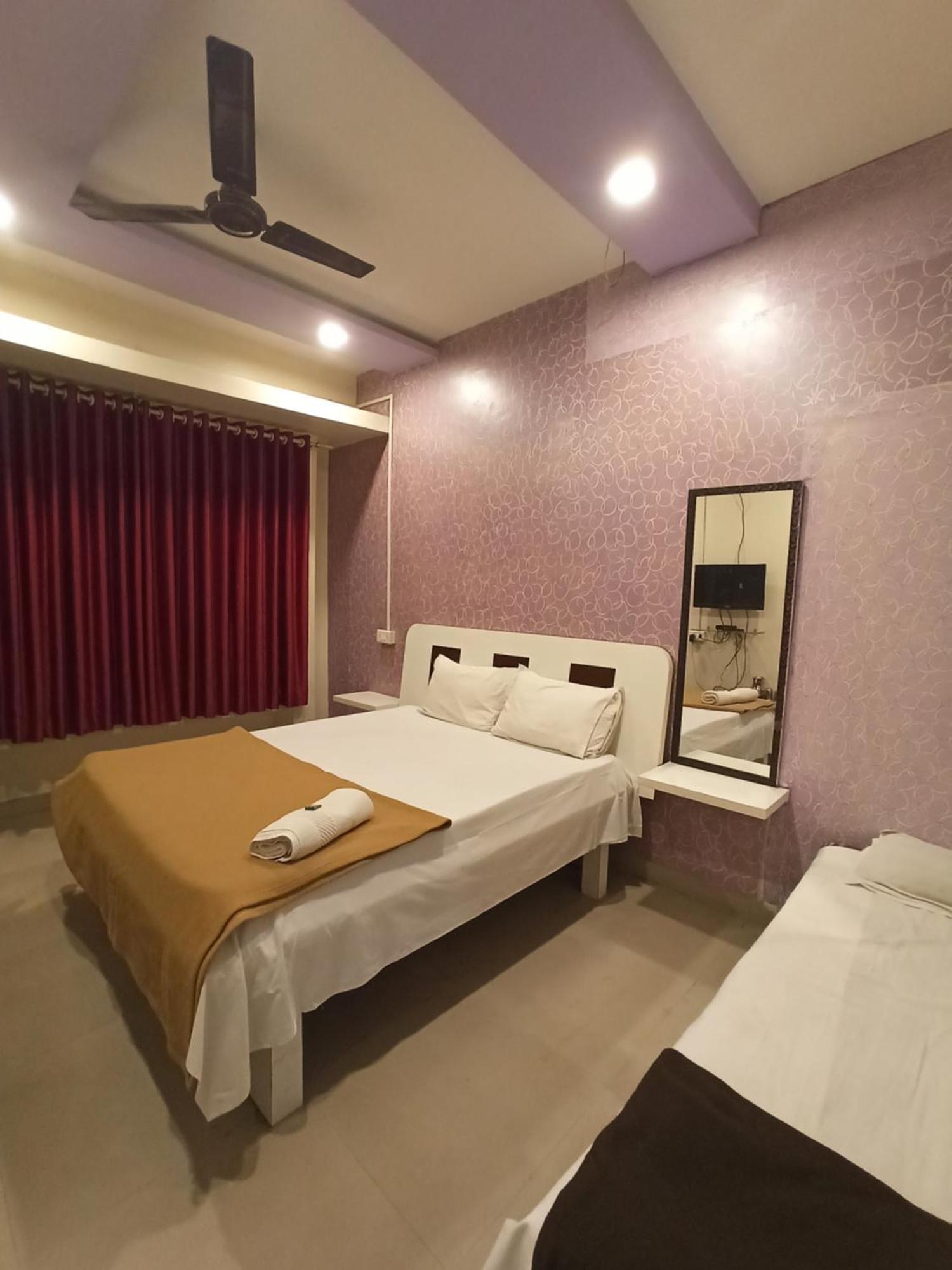 Malwade Motel Pune Eksteriør bilde
